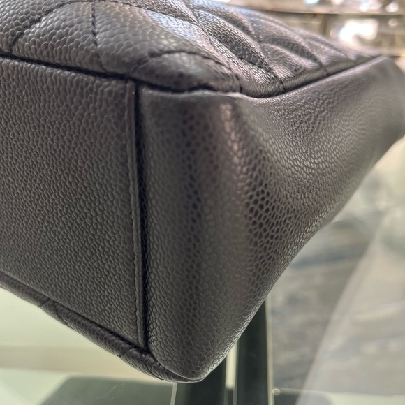 🌸 Black Quilted Caviar Timeless Classic Petit Shopping Tote PST Gold Hardware - Picture 7 of 11